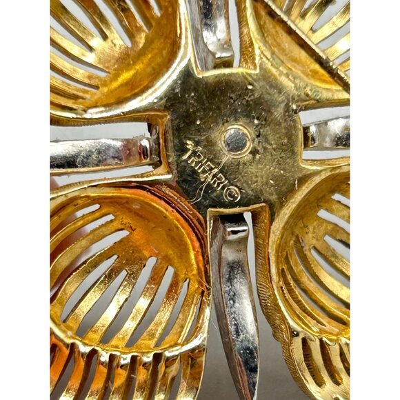 Crown Trifari Maltese Cross Brooch Gold Tone Rhinestone Hard To Find Design - Picture 6 of 7